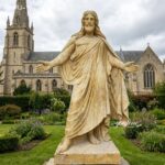 Vintage yellow stone Belosol Christus Statue life size Jesus open arms sculpture for courtyard decoration